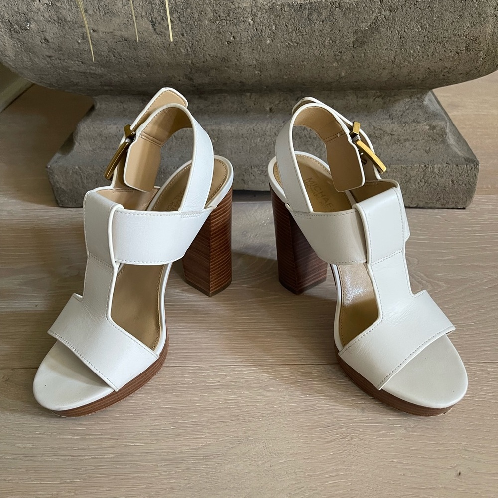 EUC Michael Kors Platform Sandal - Light Cream